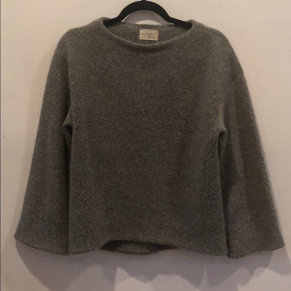 Wide neck grey fuzzy seater